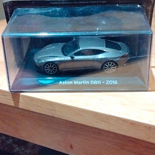 Aston martin db11 2016 silver - db11,