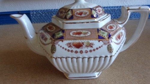 Beautiful large imari clours - beautiful,