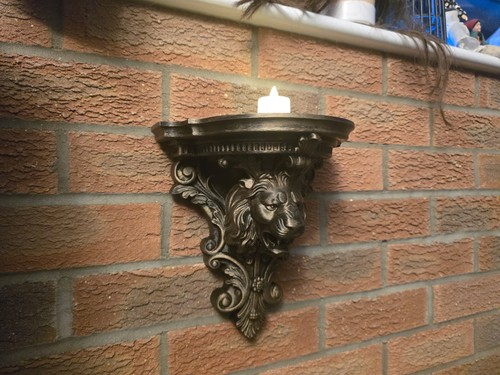 Lion shelf gothic - gothic,