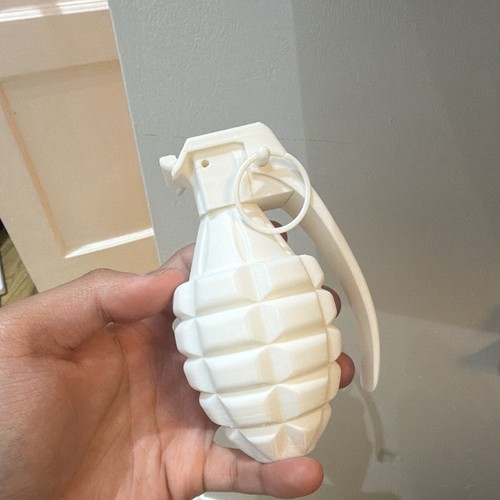 White reproduction grenade - white,