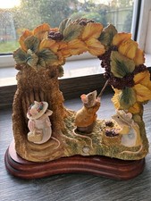 Brambly Hedge  Autumn Tableau