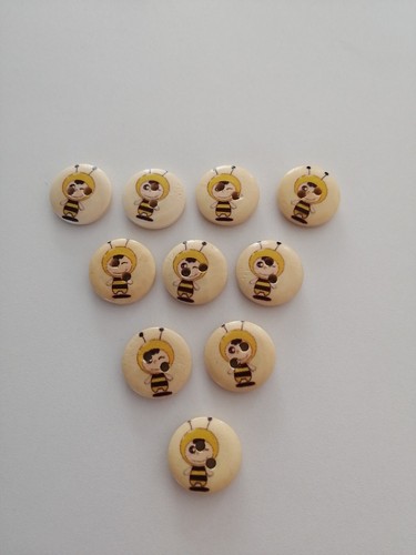 Pale wooden buttons with cute - buttons,