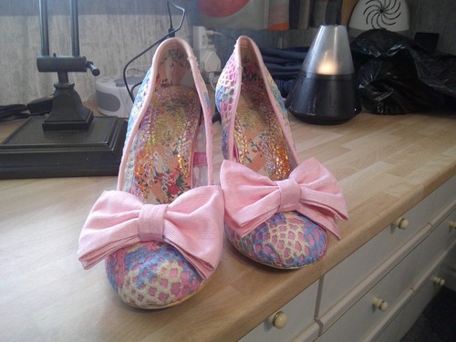 Pair ladies court shoes - ladies,