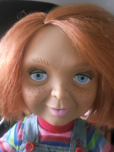 Mezco childs play talking - play,
