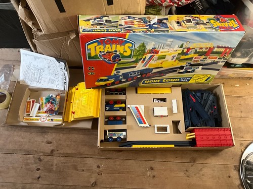 Tomy trains 1988 your town - trains,