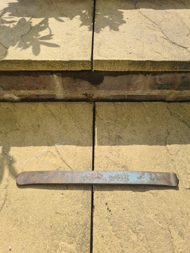 Tyre removal bar - removal,