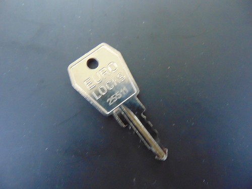 Original kamei replacement key - original,