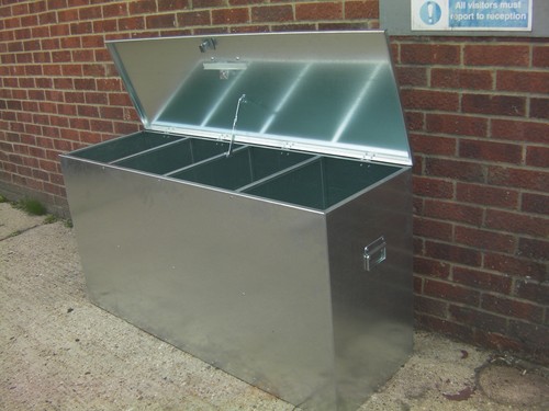 Compartment metal feed - compartment,