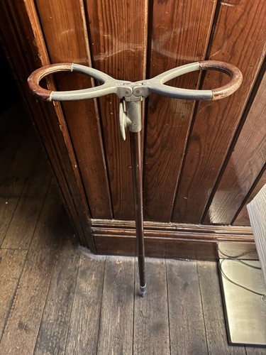 Bijou restick howell london - by,