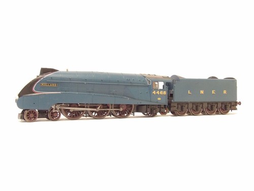 Hornby blue lner mallard 4468 - blue,