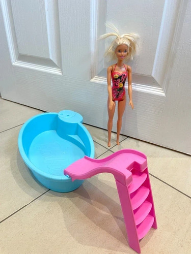 Blonde barbie swimming - barbie, in