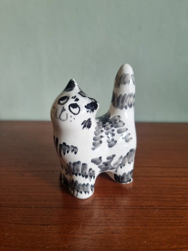 Burnham pottery cat figurine - cat,