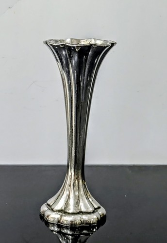 Ianthe silver plated bud vase - silver,