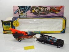 Corgi GIFT SET GS 3 BATMAN BATMOBILE & BATBOAT -  (395)