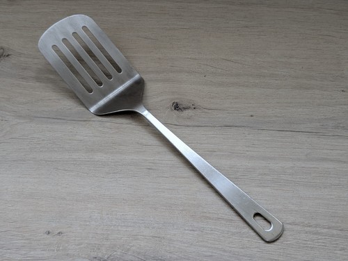 Vintage prestige metal fish - metal,
