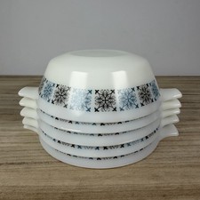 Pyrex JAJ Casserole Dishes x 5