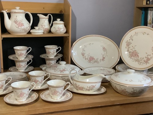 Royal doulton dinner service - dinner, &
