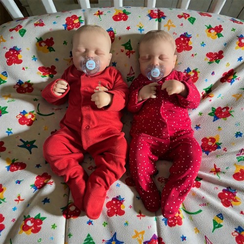 Twin reborn dolls - ,, clothing