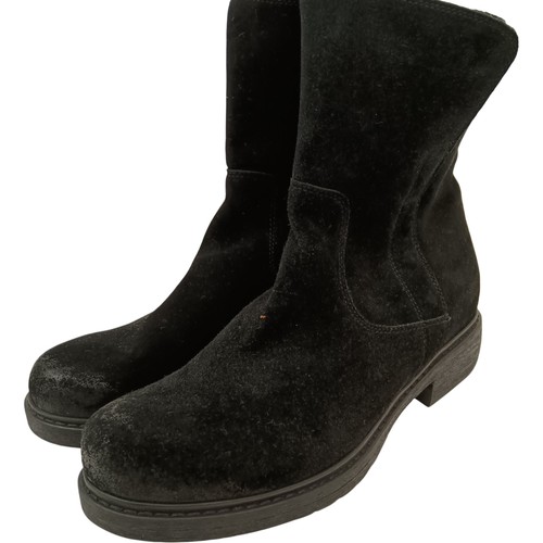 Celtic essential leather - &,