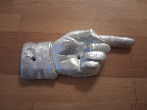 Cast aluminium pointing finger - pointing,