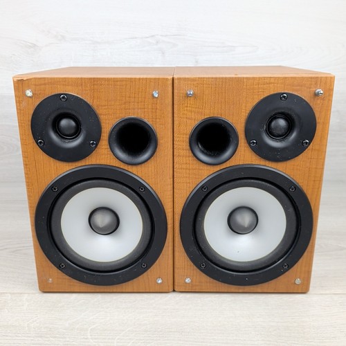 Hitachi bookshelf speakers - bookshelf, 8