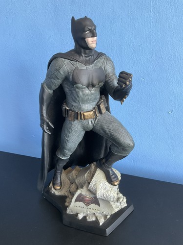 Comics batman statue - dc,