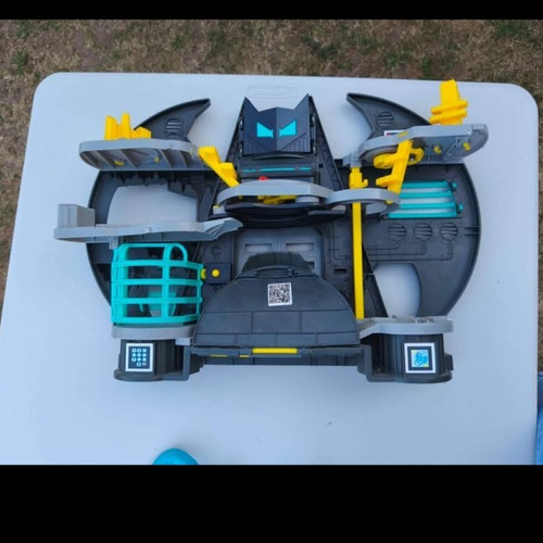 Imaginext batman batcave - batman,