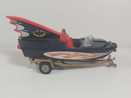 Corgi toys 107 batboat - 107,