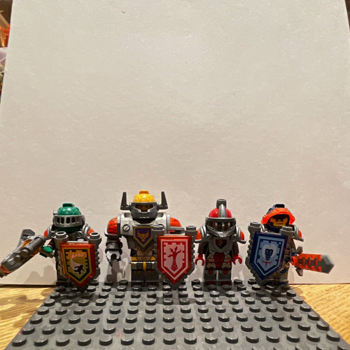 Lego nexo knights minifigure - knights,