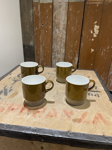 Four poole pottery choisya - four,