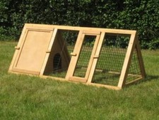 Bunny Business Apex Run with Enclosure Rabbit/ Guinea Run Hutch, 4 ft Apex