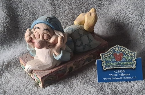 Rare retired disney traditions - retired,