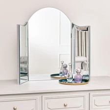 Vintage tabletop trile vanity