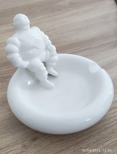Bibendum michelin man - bibendum,