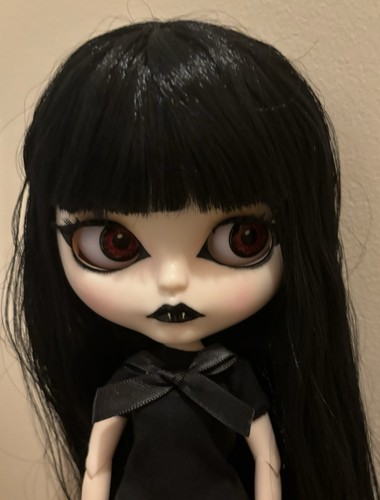 Vampire custom blythe doll - custom,