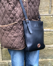 PURE LUXURIES - CROSS BODY /