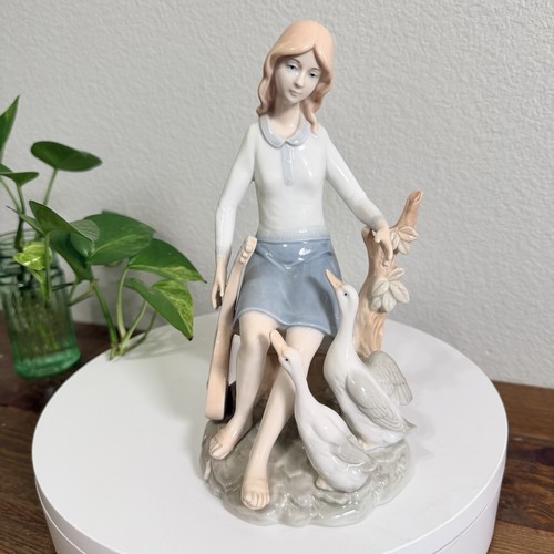 Lladro style figurine girl - style,