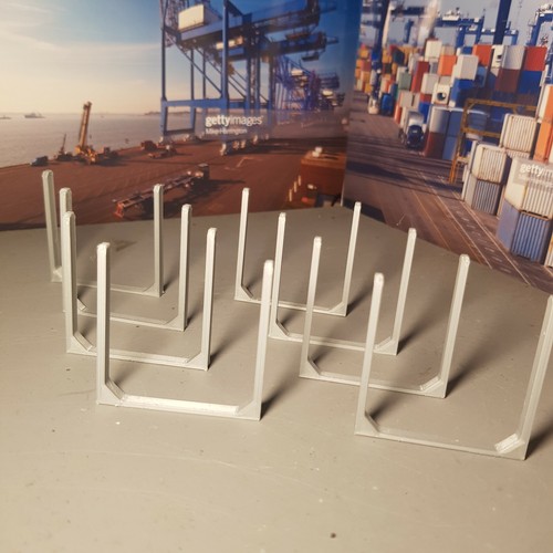 Log stanchions x8 - 1/50,