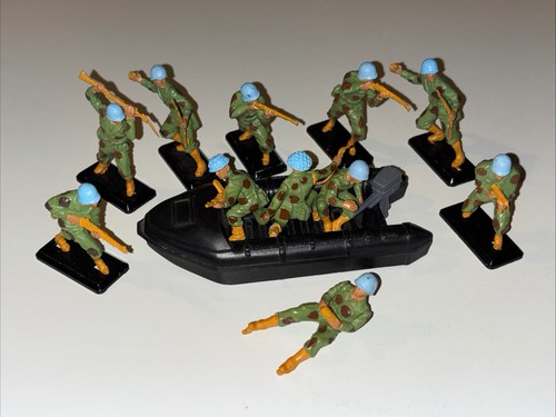 Vintage britains toy soldiers - britains,