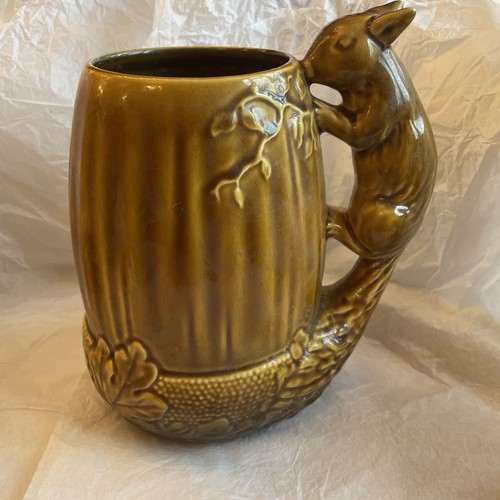 Sylvac acorn squirrel jug - &,