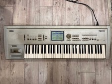 KORG TRITON 61-Key Synthesizer