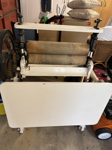 Vintage mangle wringer - vintage, mangle/