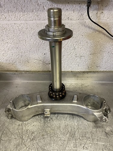 Suzuki gsxr600 bottom yoke - suzuki,