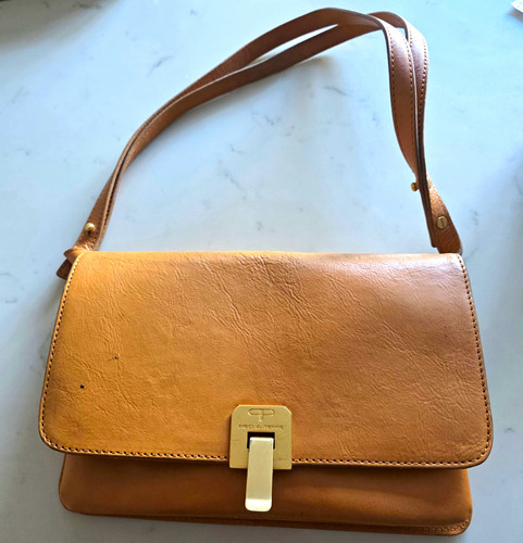 Pied terre tan - pied,