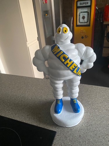 Retro michelin man garage - retro,
