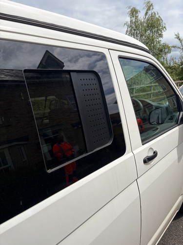 Transporter side window - side,