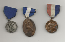 TRAIL MEDAL x 3 / FU DOGS *