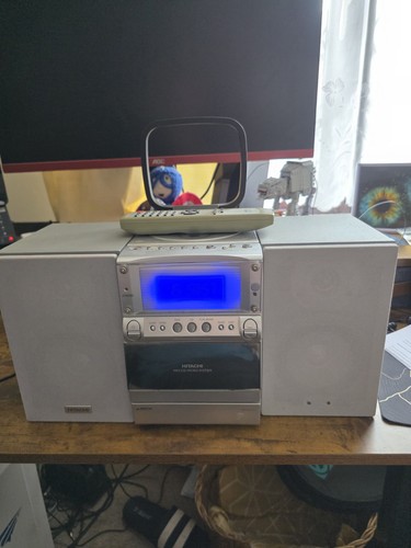 Hitachi cassette radio - /,