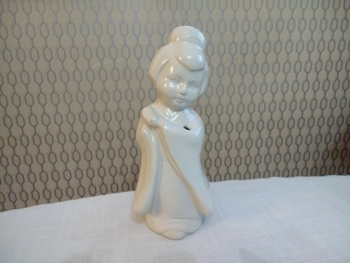 Small geisha figurine - small,