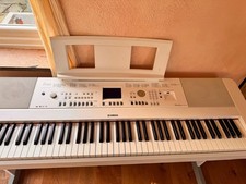 Yamaha Portable Grand DGX 650